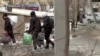 "Үйдө суу, жарык жок, үшүп отурабыз". Талаштуу имараттын чыры ырбады