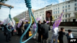 Protestë e mbajtur në Londër kundër ekzekutimeve që po kryhen në Iran.