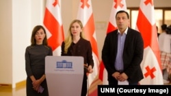 "ნაციონალური მოძრაობის" წევრები ანა წითლიძე, თინა ბოკუჩავა, ლევან ბეჟაშვილი