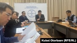 “Жалпыга маалымдоо каражаттары жөнүндө” мыйзам долбоорун иштеп чыгуу үчүн түзүлгөн жумушчу топтун жыйыны. 29-март, 2024-жыл.
