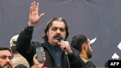 علي امین ګنډه پور. پخوانی انځور