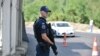 Një zyrtar i Policisë së Kosovës. Fotografi ilustruese nga arkivi.