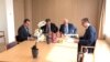 Takimi i fundit në kuadër të dialogut, ku Kosova dhe Serbia kishin diskutuar për dokumentet për targat serbe, por nuk kishin arritur marrëveshje. Bruksel, 18 gusht 2022.