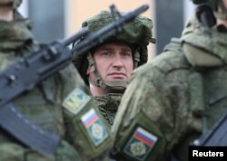 Орусиянын аскерлери ЖККУнун миссиясы менен Алматыда. 13-январь, 2022-жыл.