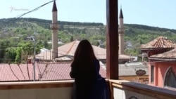 Han sarayı içün küreş: Elmaz Akimovanıñ bir kişilik piketi (video)