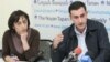 Сестра Артака Назаряна Цовинар Назарян и адвокат Мушег Шушанян на встрече с журналистами, Ереван, 29 октября 2012 г.