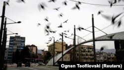 Ura kryesore mbi lumin Ibër, që ndan Mitrovicën në dy komuna. (Foto:Reuters)