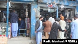 په خوست کې د تلویزیونونو، ډېشونو،انتنونو او ورته نورو توکو د خرڅلاو دوکانونه