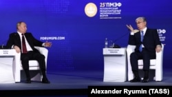 Токаев менен Путин Санкт-Петербургдагы форумда. Орусия, 17-июль, 2022-жыл.