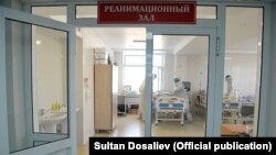Коронавируска кабылган бейтаптар дарыланып жаткан бөлүм. Чүй облустук ооруканасы. Апрель, 2021-жыл.