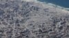 Një pamje ajrore nga një aeroplan ushtarak jordanez shfaq Rripin e Gazës, para lëshimit të ndihmave humanitare mbi të, më 17 gusht 2025.<br>