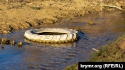 Сток воды в Белогорское водохранилище. Архивное фото