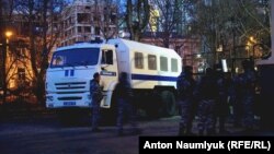 Rusiye küç idaresiniñ hadimleri Aqmescitte. Nümünelik fotoresim