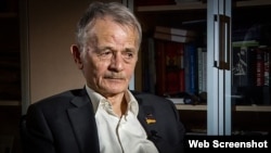 Qırımtatar halqınıñ lideri Mustafa Cemilev 