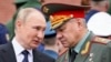 Путин мобилизациядан качкандарга жазаны катаалдаткан мыйзамга кол койду
