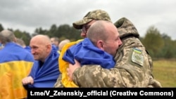 В рамках очередного обмена пленными домой вернулись 205 украинских военных и гражданских, в том числе защитники «Азовстали»