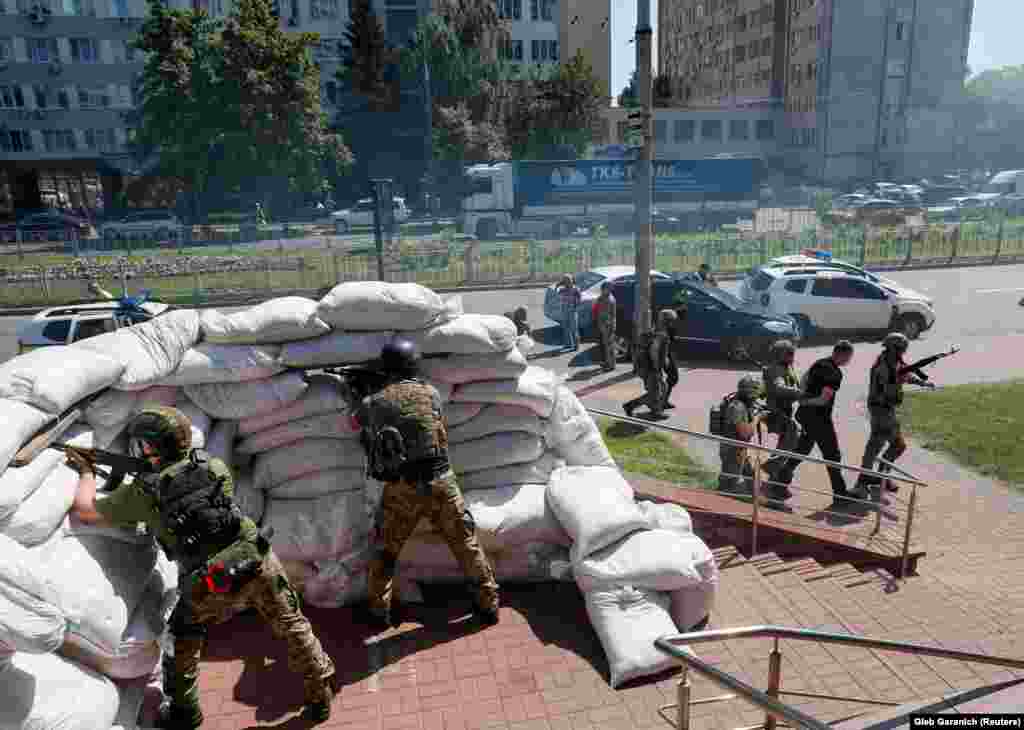 The territorial defense unit of Kyiv&#39;s 112th Brigade defended key government buildings in the Ukrainian capital during a simulated enemy attack.