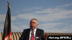 دوستم تېره اوونۍ محمداشرف غني او اجرائیه رئیس په قوم پالنې تورن کړل.