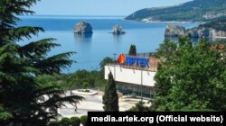 Qırımdaki "Artek" halqara bala lageriniñ manzarası