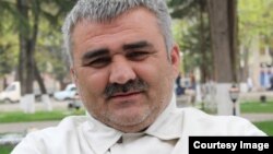 Афган Мухтарлы — незалежны азэрбайджанскі журналіст-дасьледчык. Архіўнае фота