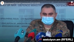 Արցախի ՊԲ հրամանատարի տեղակալ Արթուր Սարգսյանը Ստեփանակերտում ճեպազրույցի ժամանակ, 2-ը հոկտեմբերի, 2020թ.