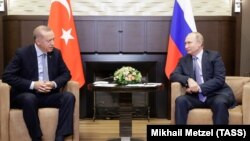 Владимир Путин менен Режеп Тайып Эрдоган.
