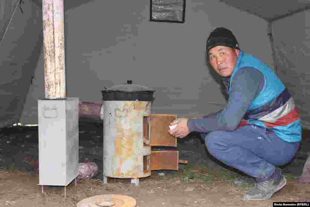 7 балдық жеткен жер сілкінісі 17 қарашада болған. Зілзала сонымен қатар &nbsp;Бішкекте, Ошта, Джалал-Абадта, Алай, Чоң-Алай, Қара-Суй аудандарында да сезілген. Жер асты дүмпулері Қазақстанның оңтүстігінде де байқалған. &nbsp;