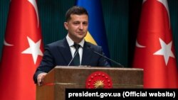 Президент Украины Владимир Зеленский во время визита в Турцию. Стамбул, 7 августа 2019 года