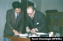 Омелян Прицак менен Тынчтыкбек Чоротегин. Киев ш. 1995-ж. 