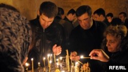 Во всех действующих православных церквях Грузии до утра шла праздничная служба – литургия
