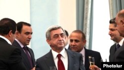 Лидеры правящей коалиции отмечают подписание нового коалиционного меморандума, Ереван, 17 февраля 2011 г.