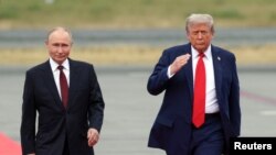 Орусиянын президенти Путин менен АКШнын лидери Трамп Аляскада, 15-август, 2025-жыл