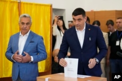 George Simion a fost însoțit la votul din 4 mai de politicianul prorus Călin Georgescu.