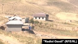 Село в Турсунзаде, в 70 км от столицы, без воды и электричества.  