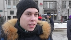 Правильно ли откладывать зарубежные премьеры ради российского кино?