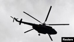 Вертолет Ми-17 во время военных учений (архивное фото)