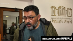 Անհետ կորած զինծառայողի հարազատ Արսեն Ղուկասյանը, արխիվային լուսանկար