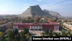 Ош мамлекеттик университетинин башкы бөлүмү.