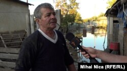 Pe lângă mica afacere, Dănuț Stratulat din Pechea a pierdut și o mare parte din animale iar casa nu mai poate fi folosită.
