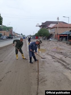 Тазалоо иштери. Кадамжай району.