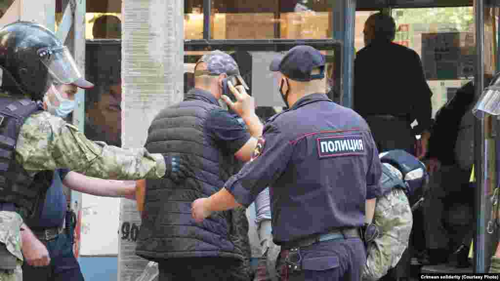Tutulğanlardan biri &laquo;acele yardımğa&raquo; muhtac, dep bildirdi Kurbedinov 