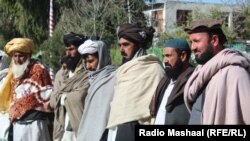 دوی وايي، کډوالو لپاره د ملګرو ملتونو له عالي کمیشنرۍ، نړیوالو خوراکي پروګرام او افغان حکومت وغوښتل، چې دوی سره د ژمنیو توکو او خوراکي موادو مرستې وکړي.