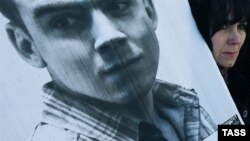 Прокурор Карасев зачитал по бумажке, почему он считает, что нельзя выпустить Луцкевича