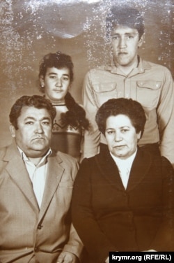 Zore Fattayeva aqayı ve balaları ile