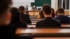 Studenți la un curs de la Universitatea București, fotografie generică.
