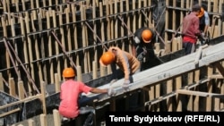 Бишкектеги курулуштардын бири. Иллюстрациялык сүрөт.