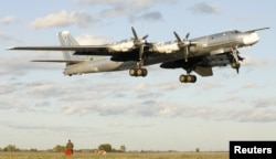 Российский бомбардировщик Ту-95, 2008 год. Эти и другие самолеты стратегической авиации подверглись атаке беспилотников 1 июня 2025 года