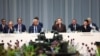 Presidenti i Këshillit të BE-së, Antonio Costa (majtas), kryeministrja daneze Mette Frederiksen (në mes) dhe presidenti ukrainas Volodymyr Zelensky (djathtas) në samitin e Komunitetit Politik Evropian në Kopenhagen, më 2 tetor.