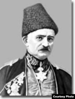Mirzə Fətəli Axundazadə.