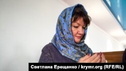 Gülnara Bekirova Edem Bekirovnıñ azat etilmesi için yapılan duada